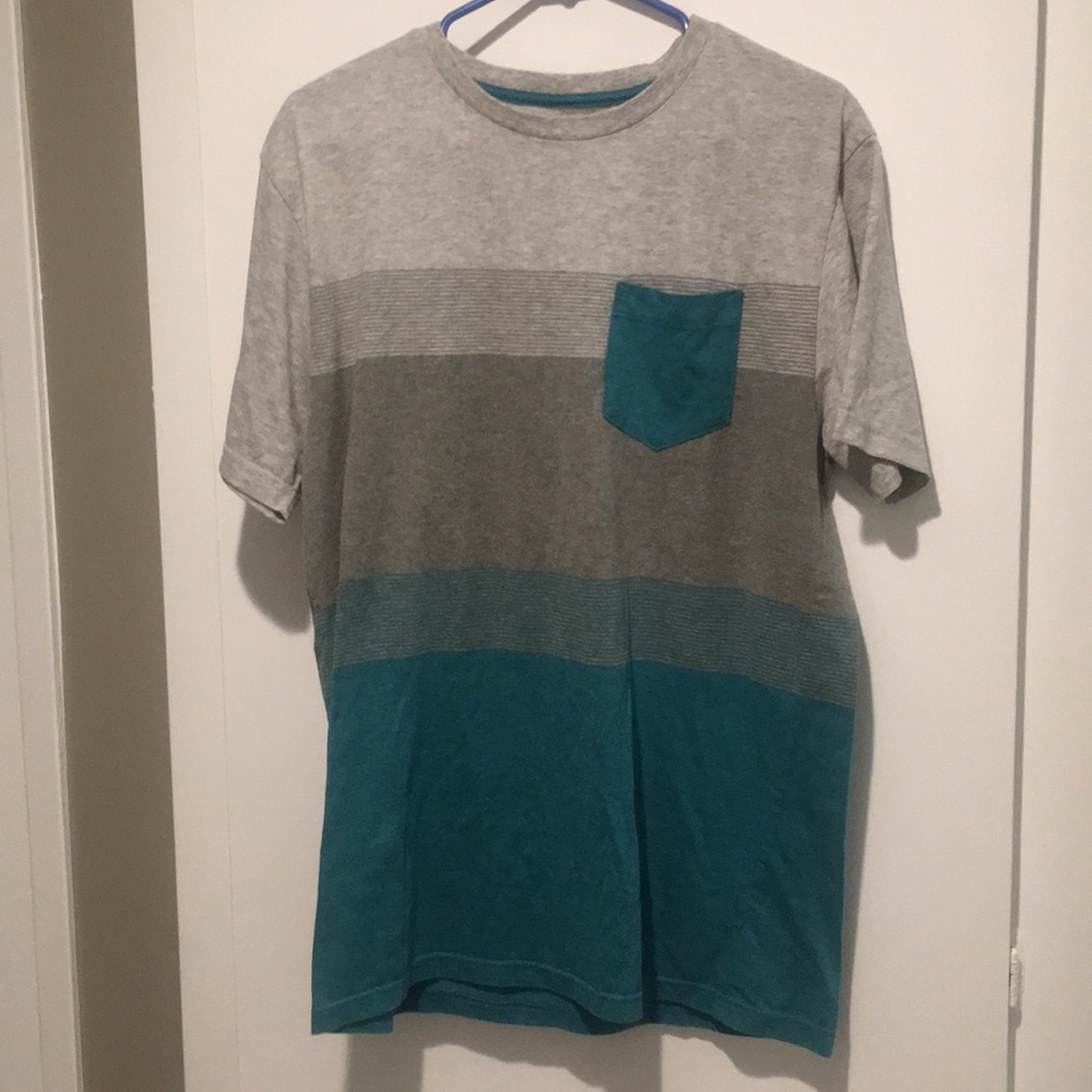 Zine pocket tee size Large